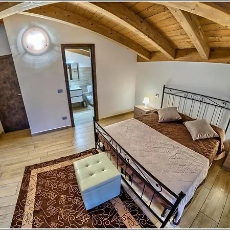 Tadi Laro, Colico, Di