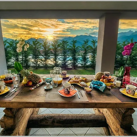 Villa Tadi Laro, Colico, Di Colico